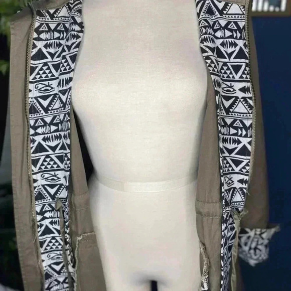 Blu Pepper Jacket (Size L) - Picture 9 of 12